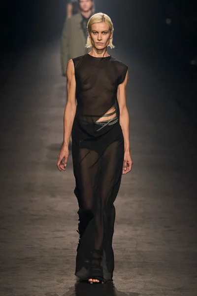 Look 39